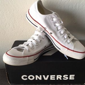 NEW converse sneaker